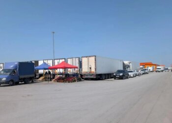 СК обнаружил мигрантов, нарушивших режим пребывания, на рынках Новосибирска
