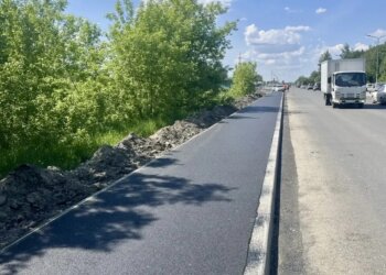 На окраине Новосибирска построили новый тротуар
