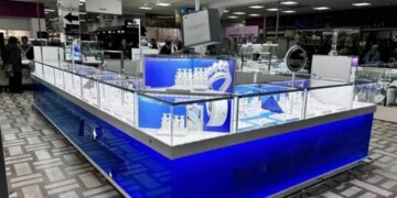 Ювелирный обман: 21-летняя продавщица из Новосибирска присвоила украшения на миллион рублей