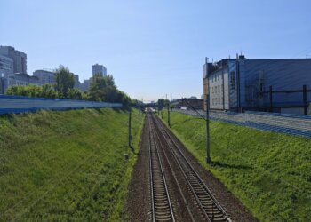 Трагедия на перегоне: в Новосибирской области грузовой поезд насмерть сбил 13-летнюю школьницу