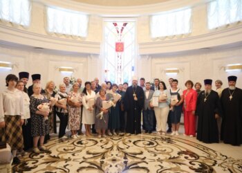 Награды, праздники и тёплые слова: Новосибирская область отметила День семьи, любви и верности