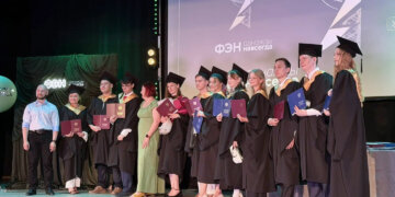 «Россети Новосибирск» продолжают традицию: более 200 выпускников получили подарки от энергетиков