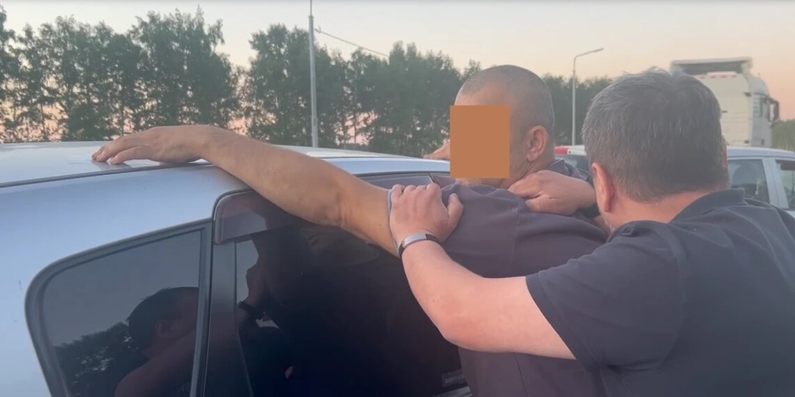 В Новосибирской области задержали наркокурьера из ближнего зарубежья с 20 кг гашиша