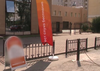 На Красном проспекте владельцу бизнеса приказали убрать незаконную рекламу за сутки