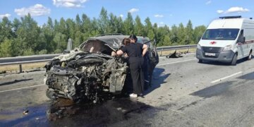 Лоб в лоб с грузовиком: под Новосибирском разбился водитель Mitsubishi