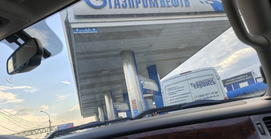 В Омске отменили лимит на заправку бензином и ДТ