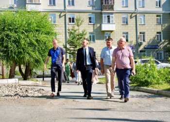 Колледж, школы, поликлиника: фракция «Единая Россия» ознакомилась с ходом работ на объектах народной программы в Новосибирске