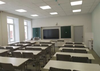 Школьник из Новосибирска спрятал дневник в унитаз и устроил потоп в квартире