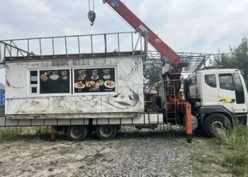Незаконные объекты демонтировали в Ленинском и Октябрьском районах Новосибирска