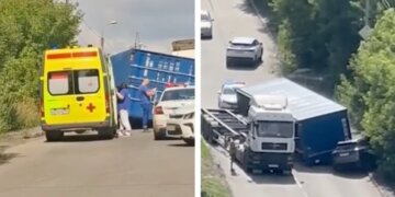 В Новосибирске контейнер с грузовика рухнул на легковой автомобиль: есть пострадавший