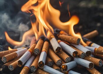 А скоро посадят: в Новосибирске оштрафовали очередного продавца безакцизных сигарет