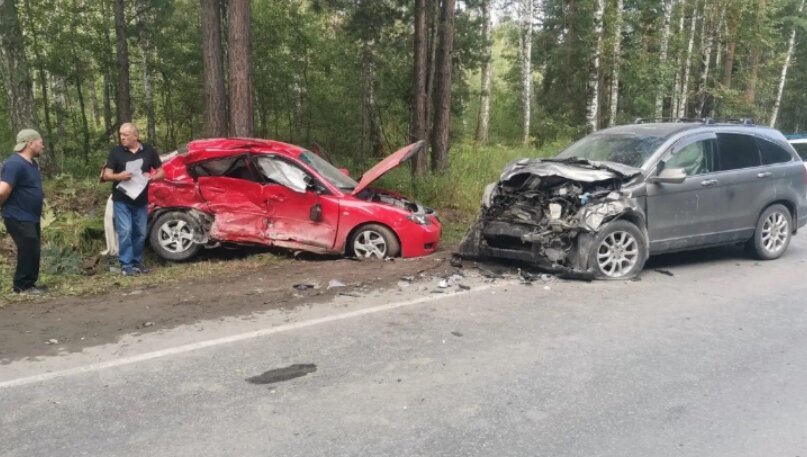 Под Новосибирском в ДТП на встречной полосе погибла женщина
