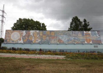 Одной из крупнейших панно отреставрируют в Новосибирске