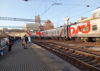 Неумолимо тянет на пути: в НСО произошла очередная трагедия на железной дороге