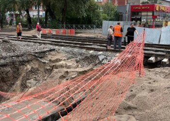 Дождались дождя: 15 минут ливня нанесли Новосибирску огромный ущерб