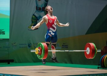 Новосибирский юниор включил гимн России в Колумбии