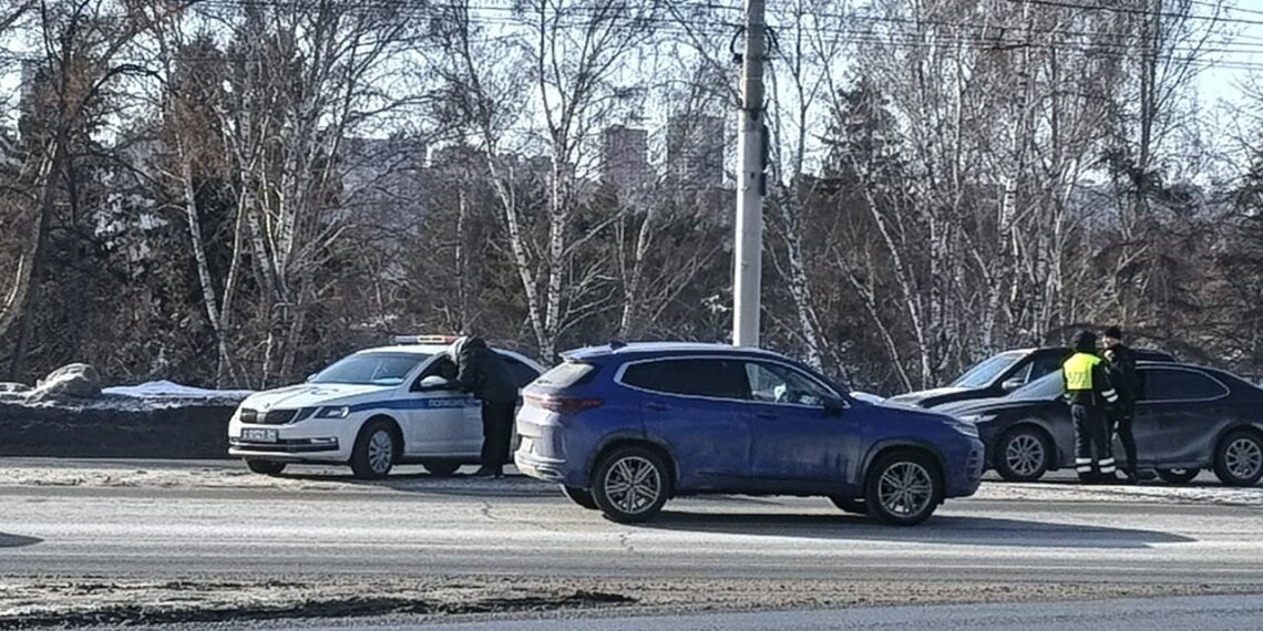 Улица Ипподромская стала самой аварийной в Новосибирске за неделю