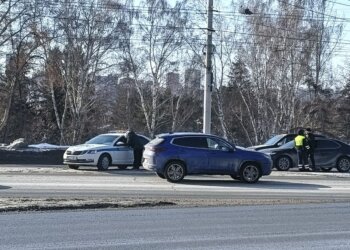 Улица Ипподромская стала самой аварийной в Новосибирске за неделю