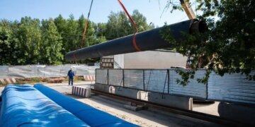 На улице Петухова в Новосибирске начали замену тепломагистрали 1975 года