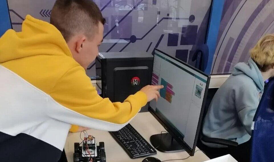 Стажировки для школьников в IT-компаниях Новосибирска: успешные примеры и советы