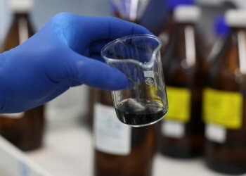 Новосибирские учёные нашли способ удешевить производство батареек и покрытий