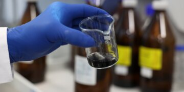 Новосибирские учёные нашли способ удешевить производство батареек и покрытий
