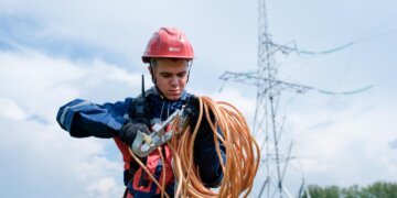 «Россети Новосибирск» обеспечили электроэнергией более 2 750 объектов  в I полугодии 2026 года