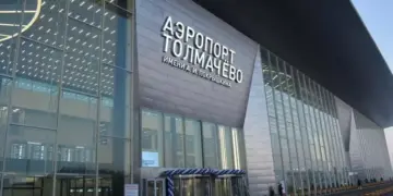 Массовые задержки авиарейсов произошли в Толмачёво