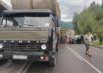 Житель Новосибирска получил травму в ДТП с КАМАЗом в Республике Алтай
