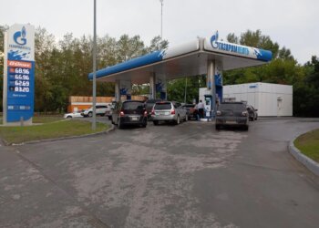 Крупнейшая сеть России отменяет лимиты на отпуск бензина