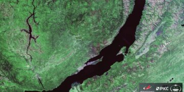 Пять зеркал России: взгляд на крупнейшие озёра страны из космоса