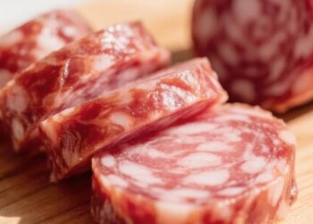 В России появился ГОСТ на мясо птицы для колбас — что изменится для покупателей