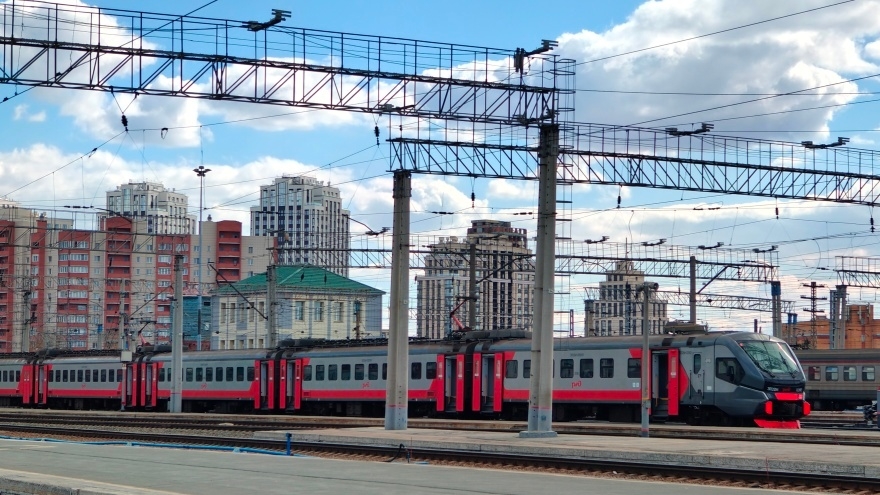 Два дополнительных электропоезда появятся в НСО с ближайшего понедельника