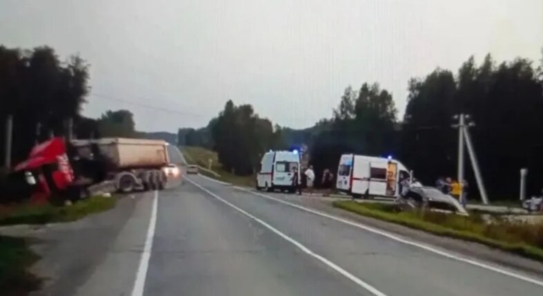 Двое детей пострадали в тройном ДТП под Новосибирском