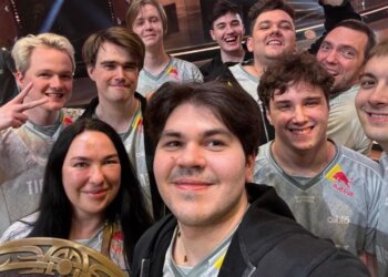 Киберспортсмен из Новосибирска выиграл третий титул чемпиона мира по Dota 2