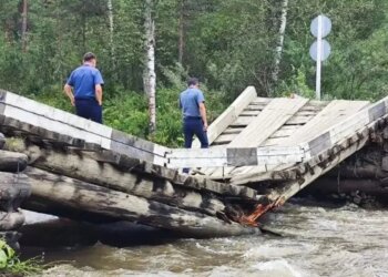 В Республике Алтай обрушился мост на туристическом маршруте