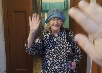 Потеряла ключи после ужина: 89-летнюю сибирячку спасли от ночлега на улице