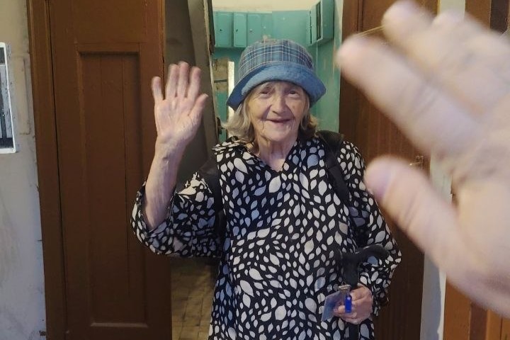 Потеряла ключи после ужина: 89-летнюю сибирячку спасли от ночлега на улице