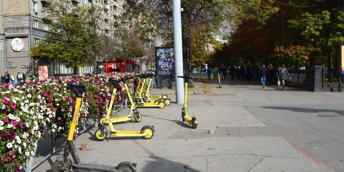 В Новосибирске ввели ограничения на использование самокатов