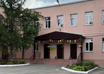 Школы, библиотеки, пешеходные тротуары: представители «Единой России» контролируют работы на социальных объектах
