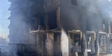 В Омске скончался второй пострадавший при пожаре на стройплощадке