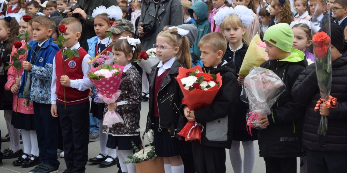 От «А» до «М»: в Новосибирской школе набрали 12 первых классов