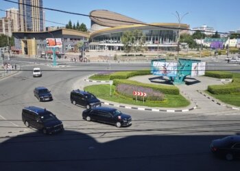 Кортеж Владимира Путина направился в Кольцово