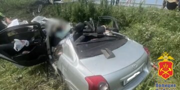 Три человека погибли в страшной аварии в Кузбассе