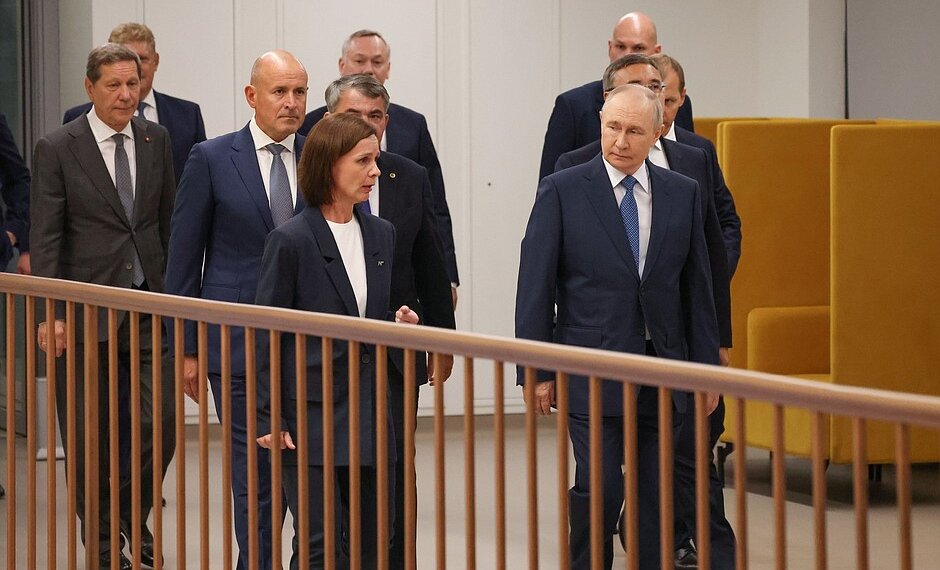 Путин в Новосибирске: синхротрон, школьники и разговор о будущем науки