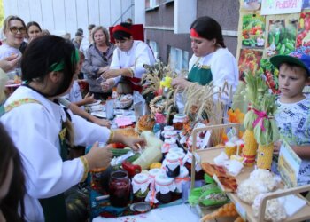 В Калининском районе собрали гигантские тыквы, оригинальные букеты и кулинарные хиты