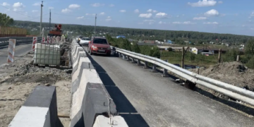 По путепроводу в Плотниково открыто движение по обновлённой левой части