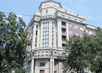 Высотка с историей: стало известно, когда проведут капитальный ремонт в «Стоквартирном доме» в Новосибирске