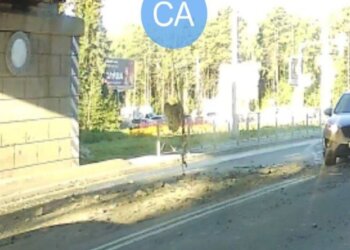 Кусок бетона отвалился с путепровода в Академгородке Новосибирска