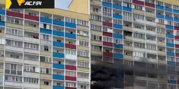 Сразу несколько квартир загорелись на улице Твардовского в Новосибирске